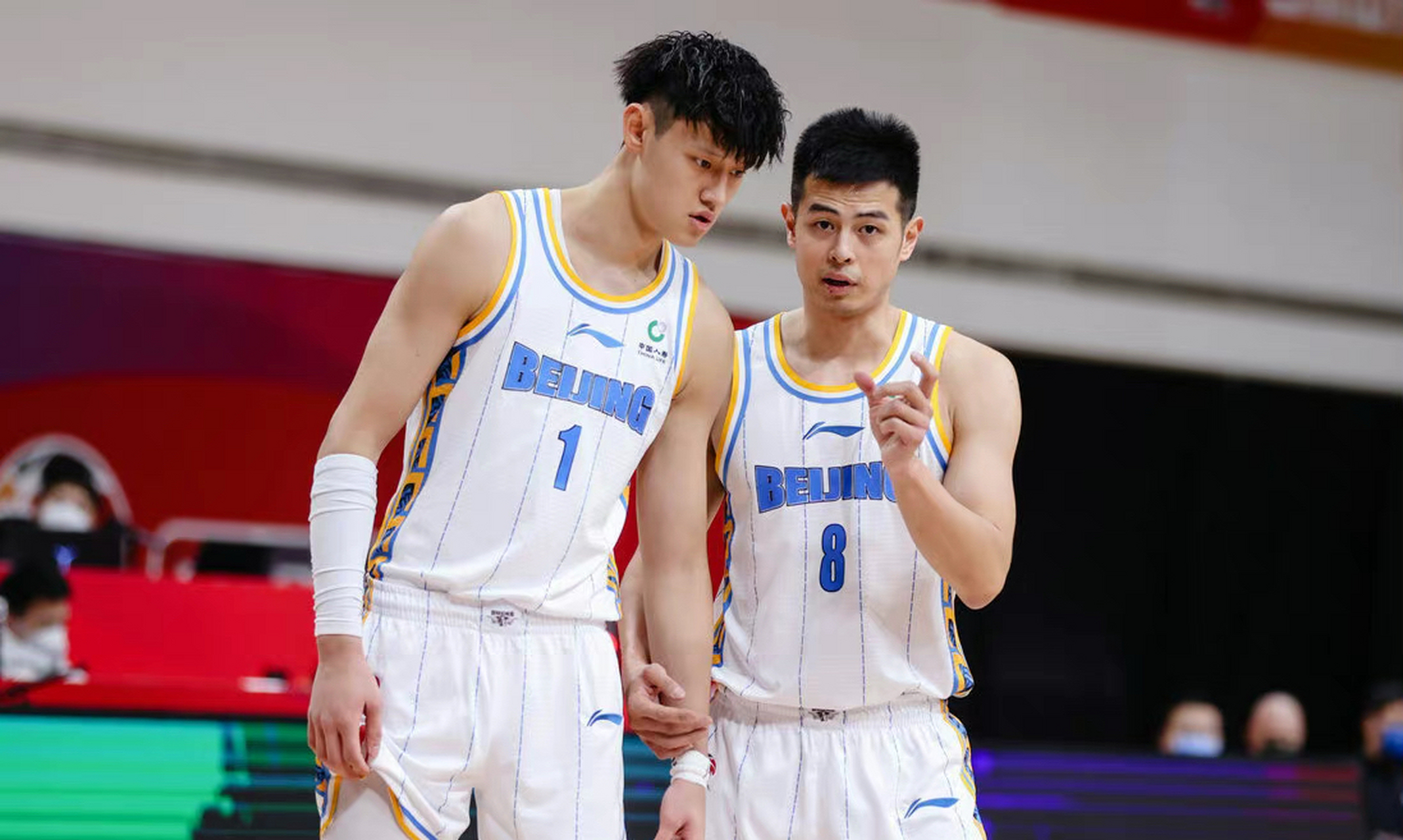 关于欲保住小组第一，需连胜关键战的信息