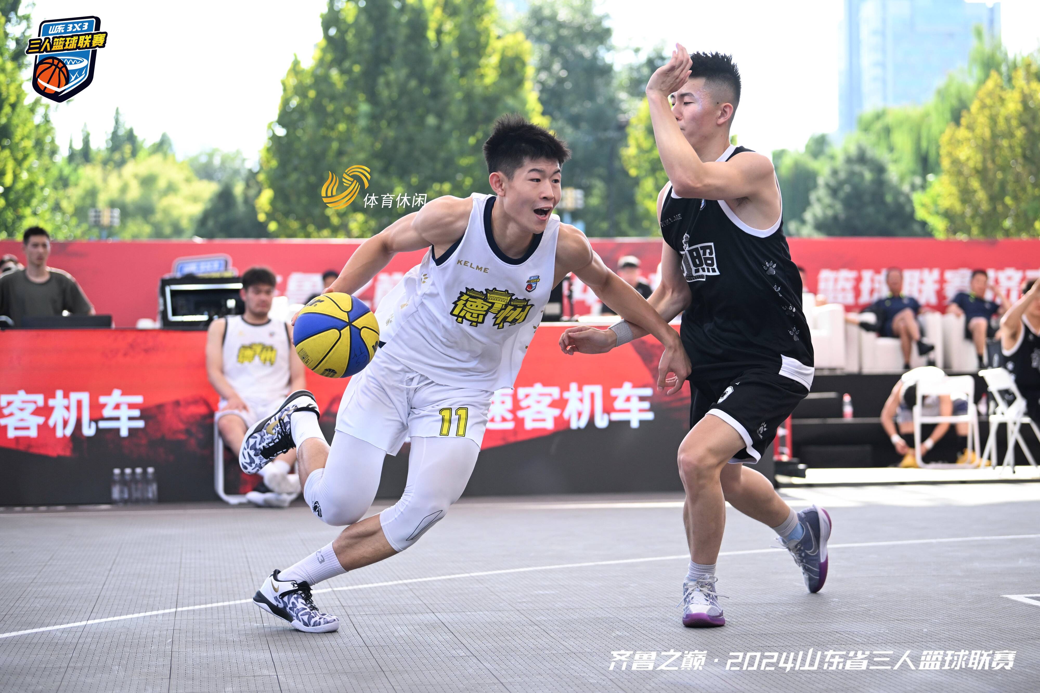 包含篮球赛场上的精彩瞬间再度上演,球队表现喜忧参半的词条 包含篮球赛场上的精彩瞬间再度上演,球队表现喜忧参半的词条