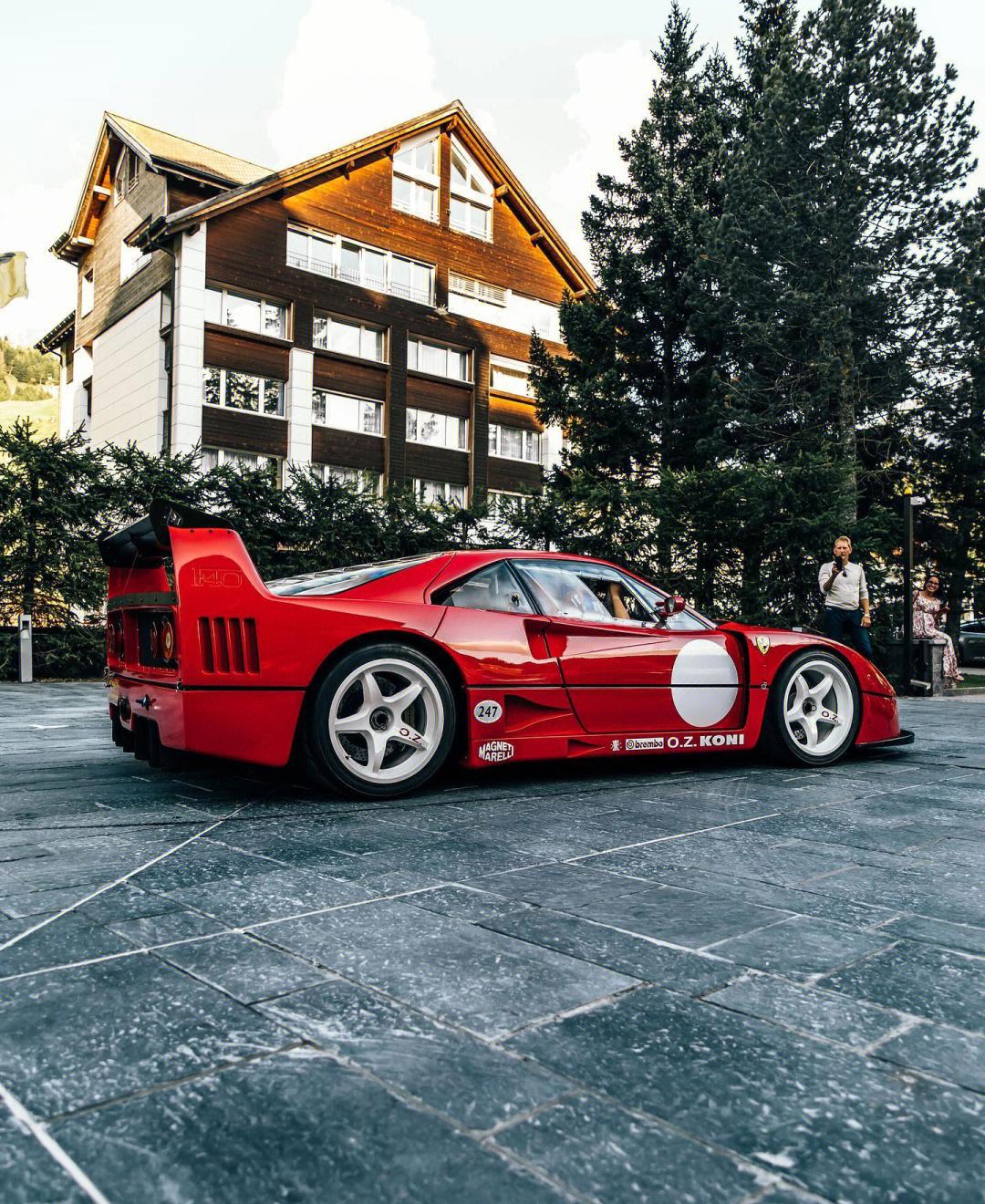 迈凯伦翻盘法拉利，拉塞尔惊艳四座