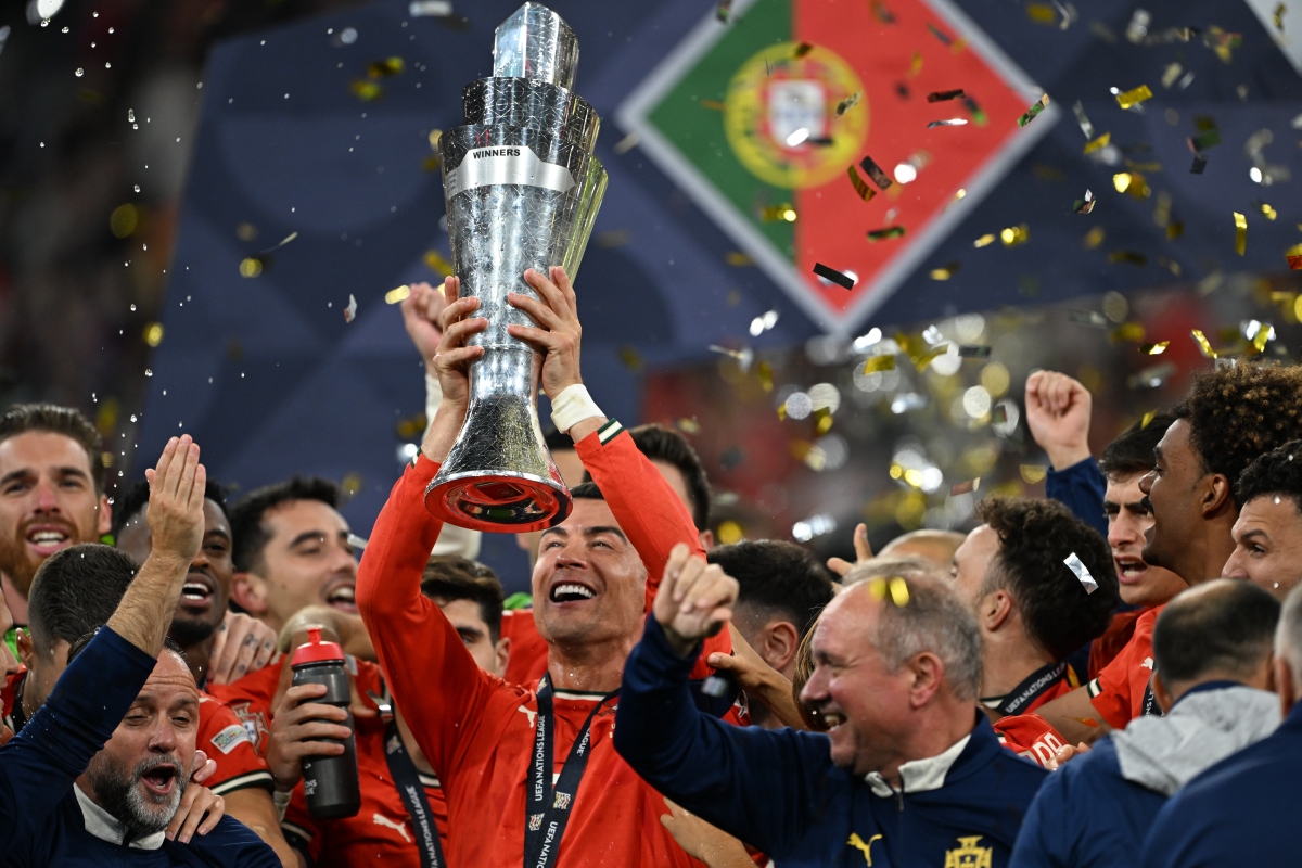 葡萄牙队翻盘德国队，奥恰洛夫统治全场